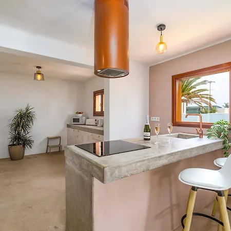 Tina By * Puerto del Carmen (Lanzarote)